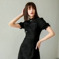 时尚穿搭 | 小黑裙，是永恒优雅的格调！