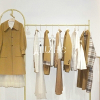 时尚穿搭 | 早秋，时尚女孩要穿大地色！