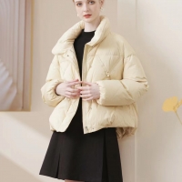 时尚穿搭 | 羽绒怎么穿才不显得臃肿？