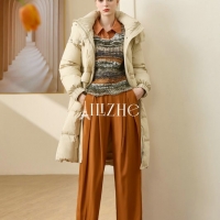 时尚穿搭 | 新年不想穿太红，就穿低调的美拉德色系吧！