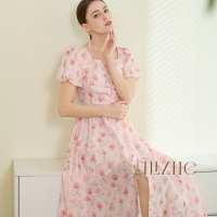 夏日风情，这几款女装单品是你衣橱里的必备神器